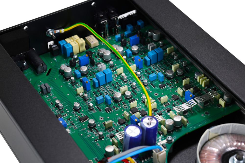 Rega Aos top off close up