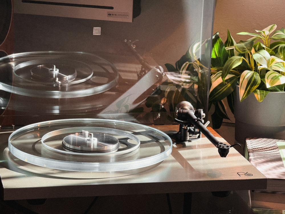 Rega Planar 6 RS @hifigear beauty shot by Charlie Lloyd
