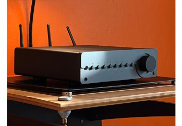 Quad Vena II Play - Streaming Integrated Amplifier - Ex-display