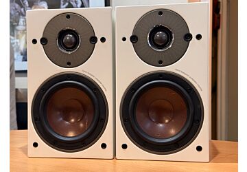 DALI OBERON 1 Bookshelf Loudspeakers (Pair) - Ex Display