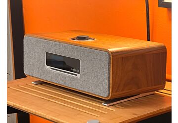 Ruark Audio R3s Ex-Demonstration in Walnut