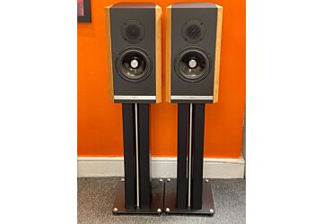 Kudos Titan 505 Loudspeakers & Stands - Ex Display