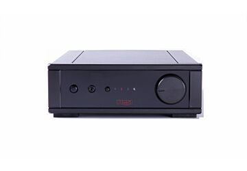 Rega IO amplifier front 1