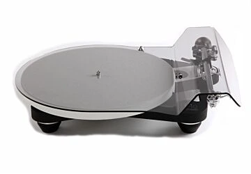 Rega Planar 10 with lid