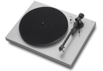 Project Debut MkIII turntable Ex-Display in Silver
